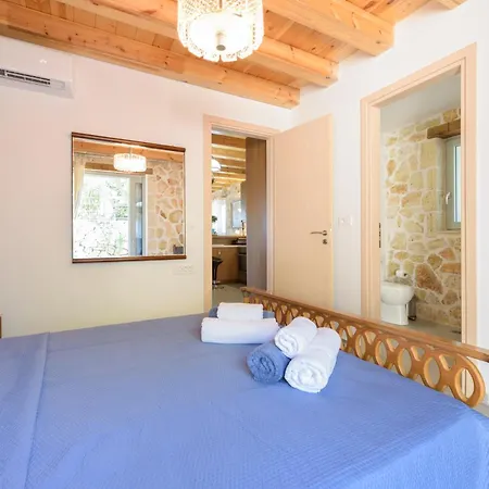 Meganisi Armonia - Private Pool Oasis